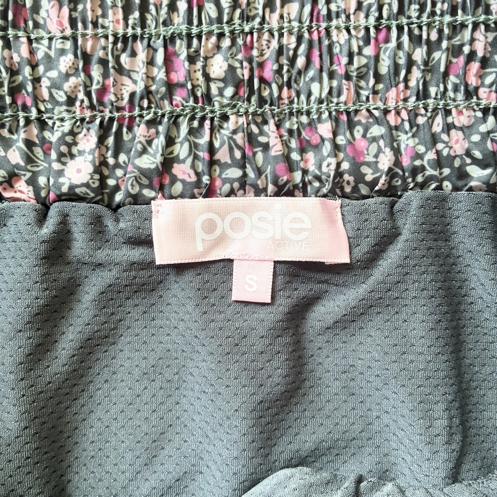 NWT Posie Active Green Floral Cute Girly Workout Pockets Shorts Womens Small - Picture 6 of 6
